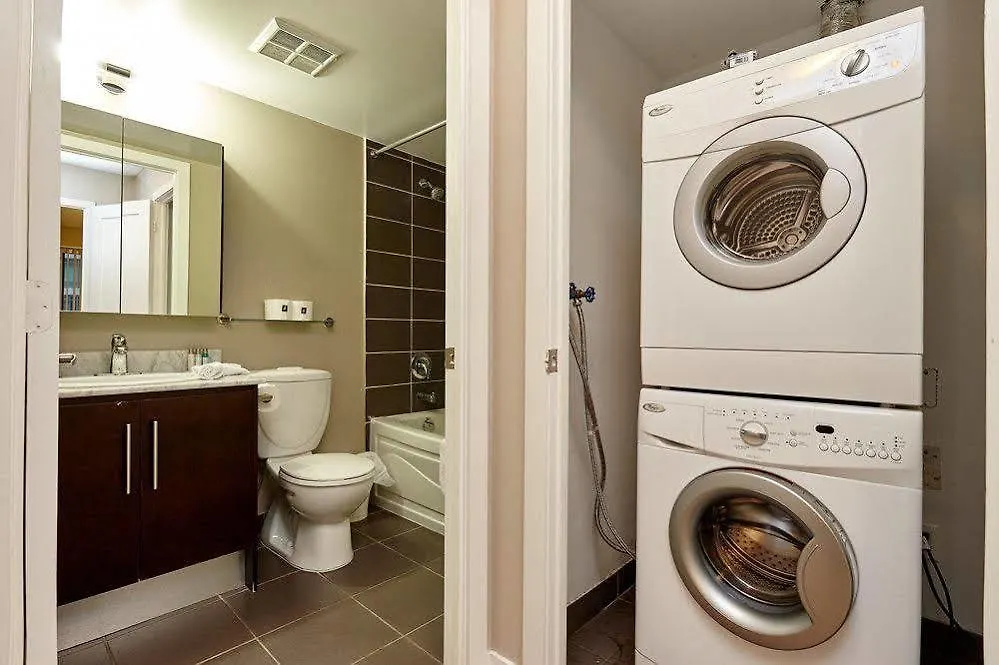 Atlas Suites 270 Wellington Toronto Apartment